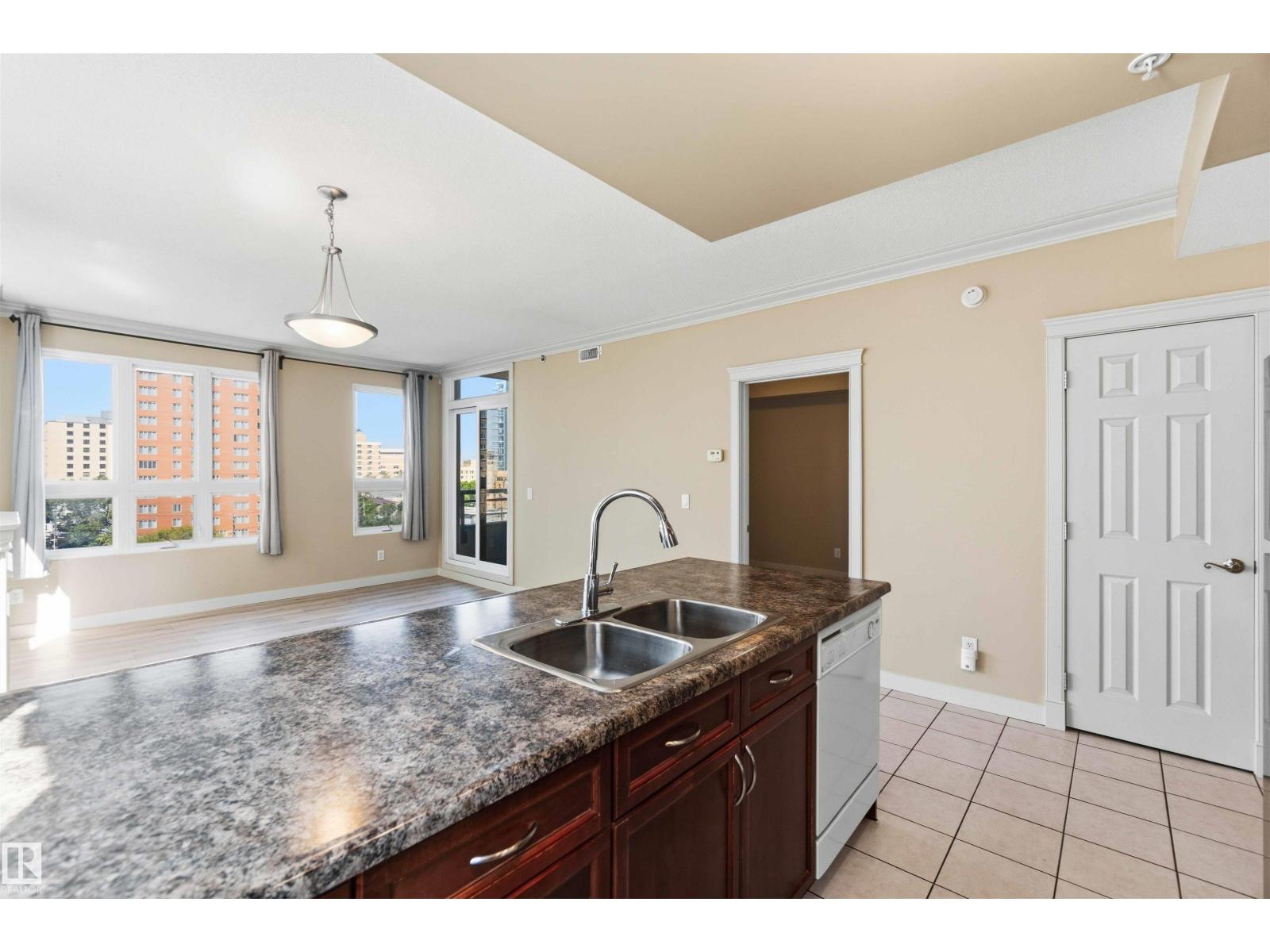 #708 9939 109 St Nw Property Photo 21
