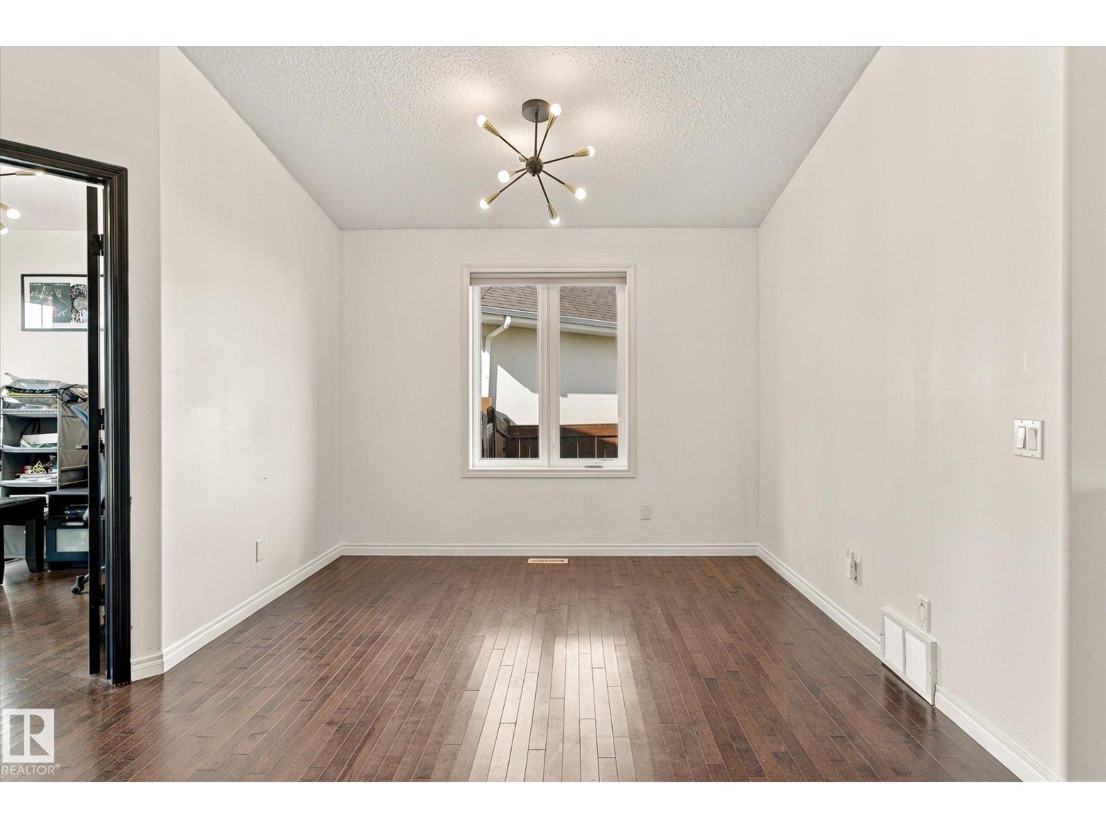 10405 98 St Property Photo 19