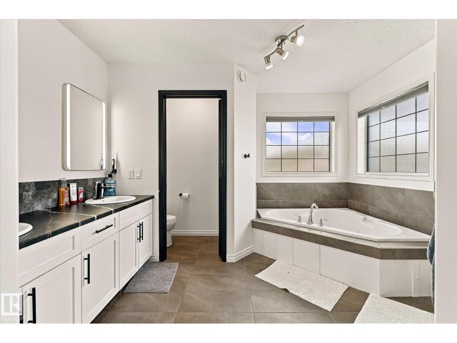 10405 98 St Property Photo 28