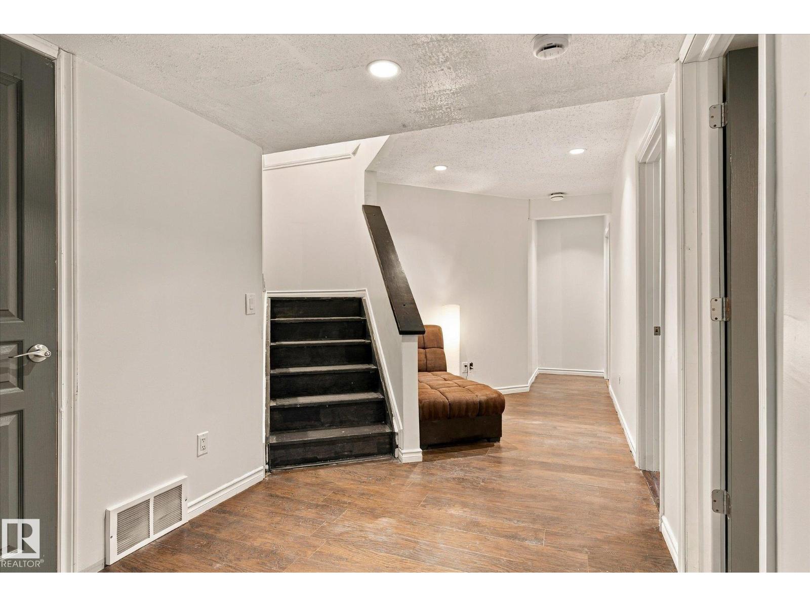 10405 98 St Property Photo 37