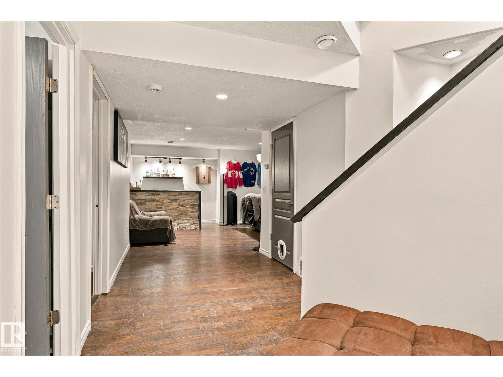10405 98 St Property Photo 38