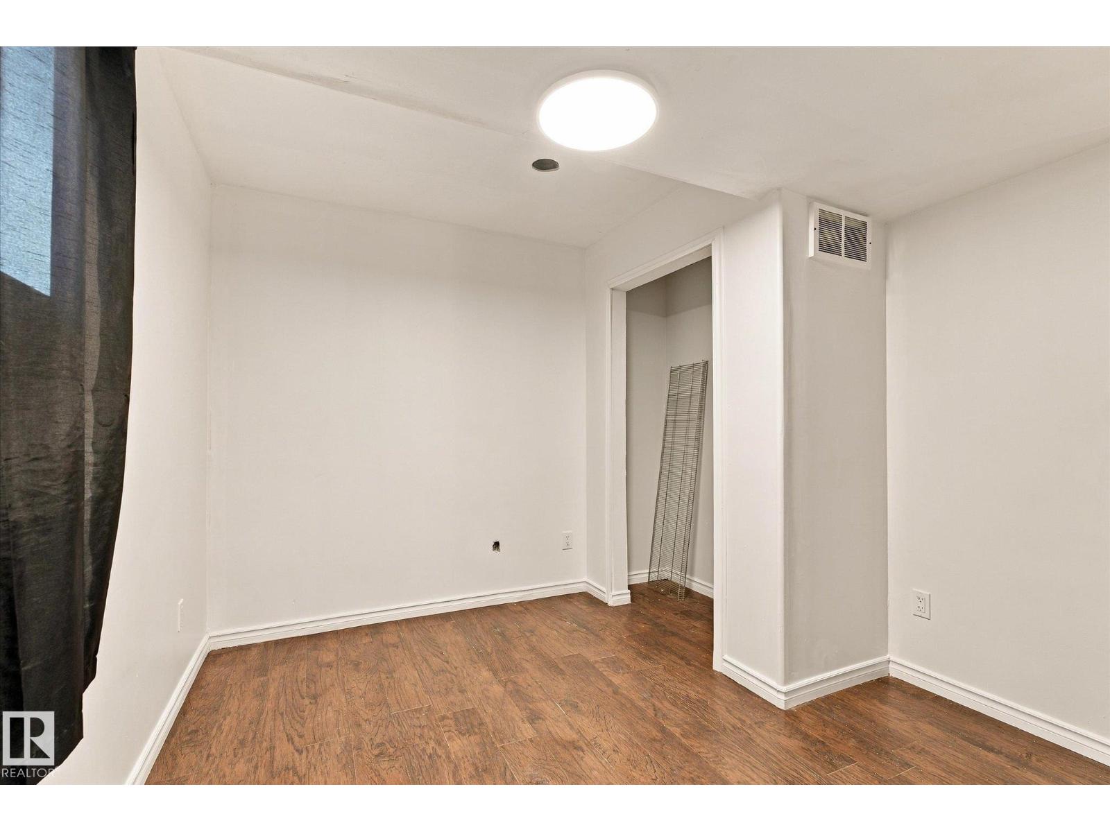10405 98 St Property Photo 44