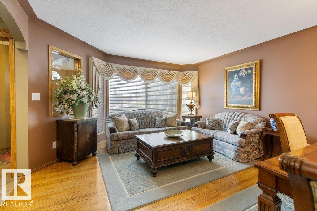 37 Huntington Cr Property Photo 6