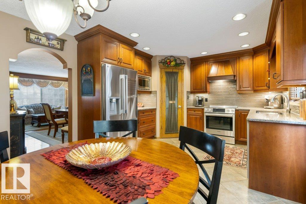 37 Huntington Cr Property Photo 8