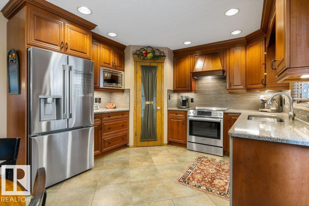 37 Huntington Cr Property Photo 9