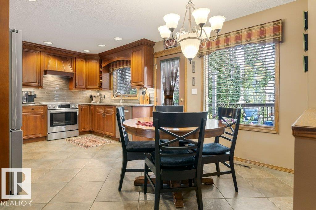 37 Huntington Cr Property Photo 13