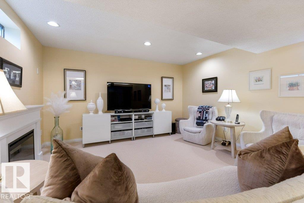 37 Huntington Cr Property Photo 34