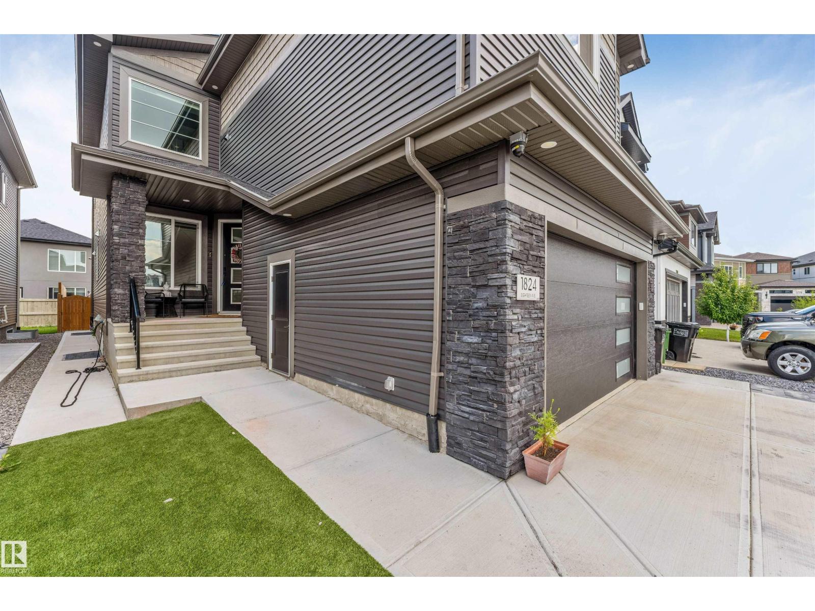 1824 18 Av Nw Property Photo 7