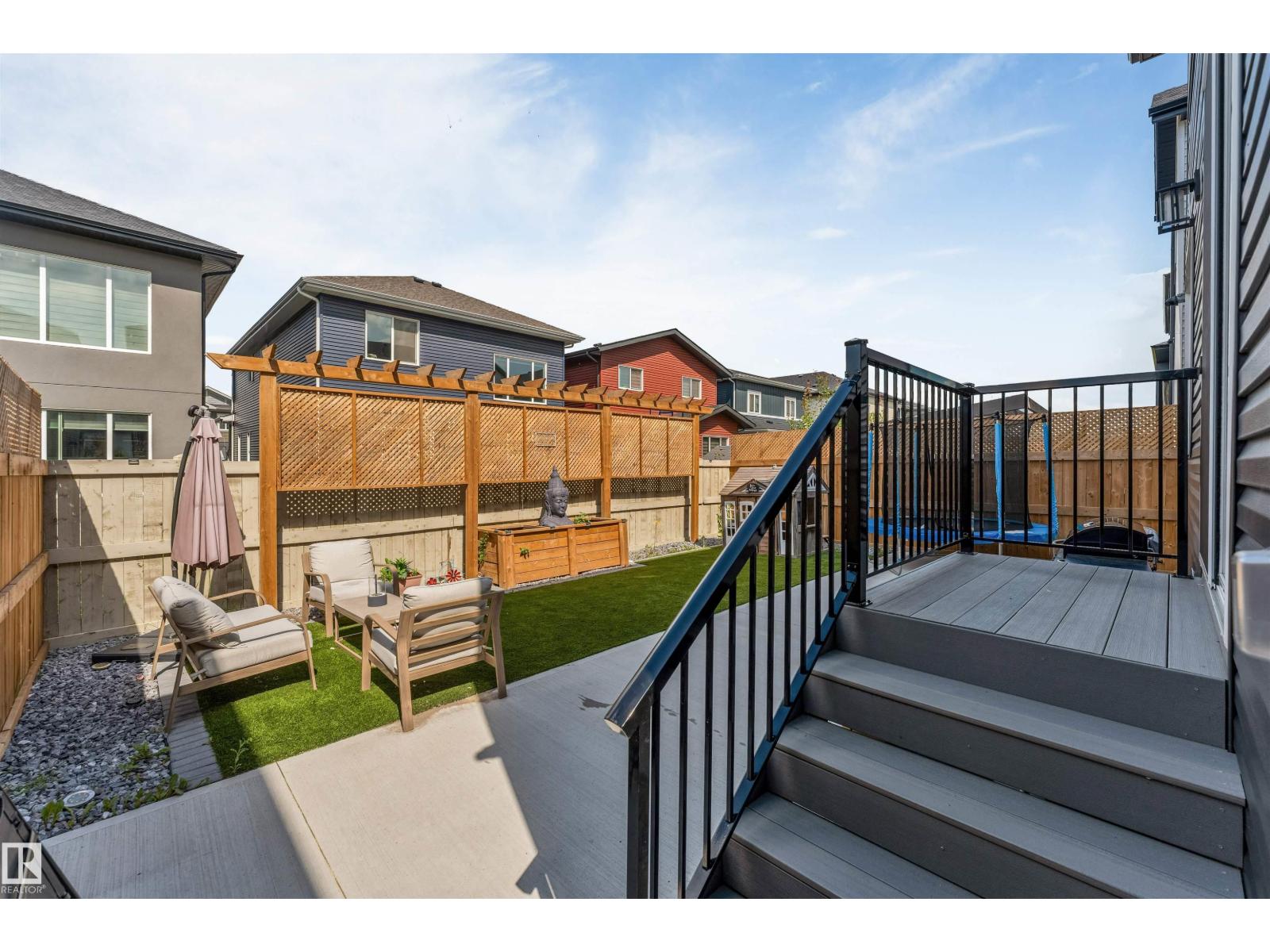 1824 18 Av Nw Property Photo 9