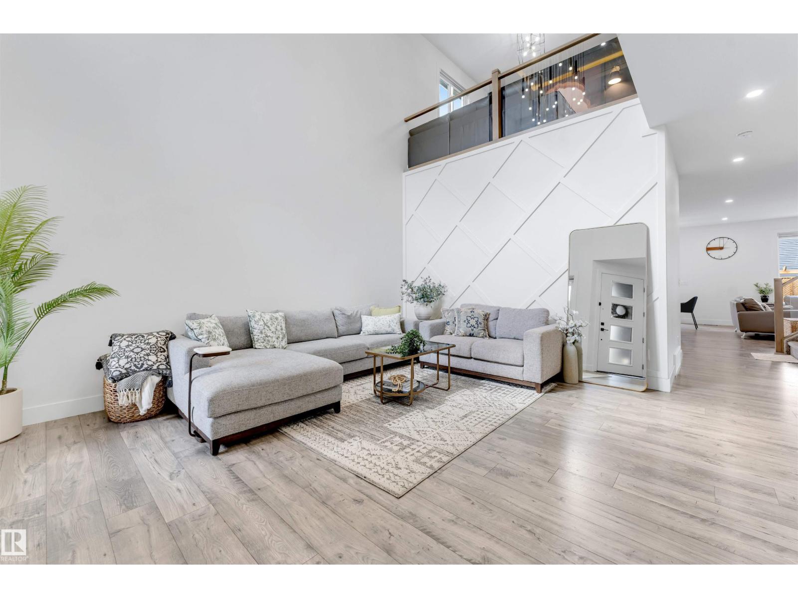 1824 18 Av Nw Property Photo 21