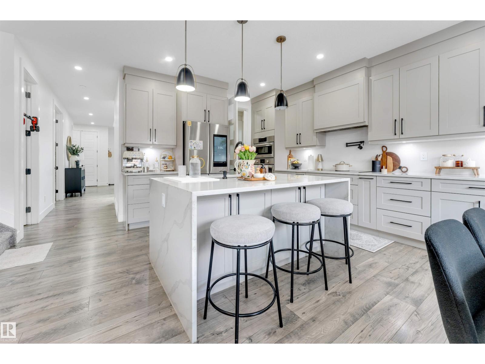1824 18 Av Nw Property Photo 25