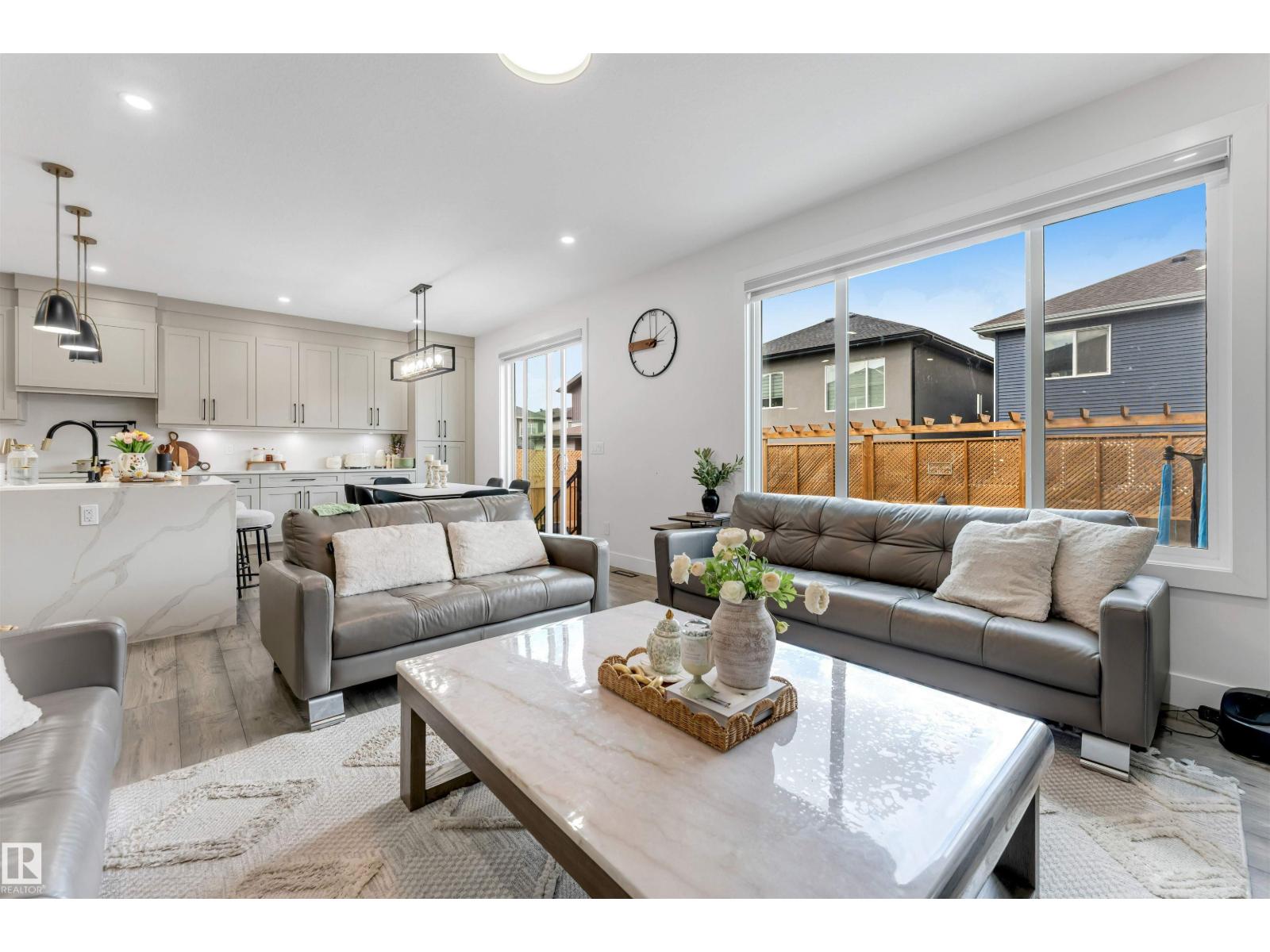1824 18 Av Nw Property Photo 26