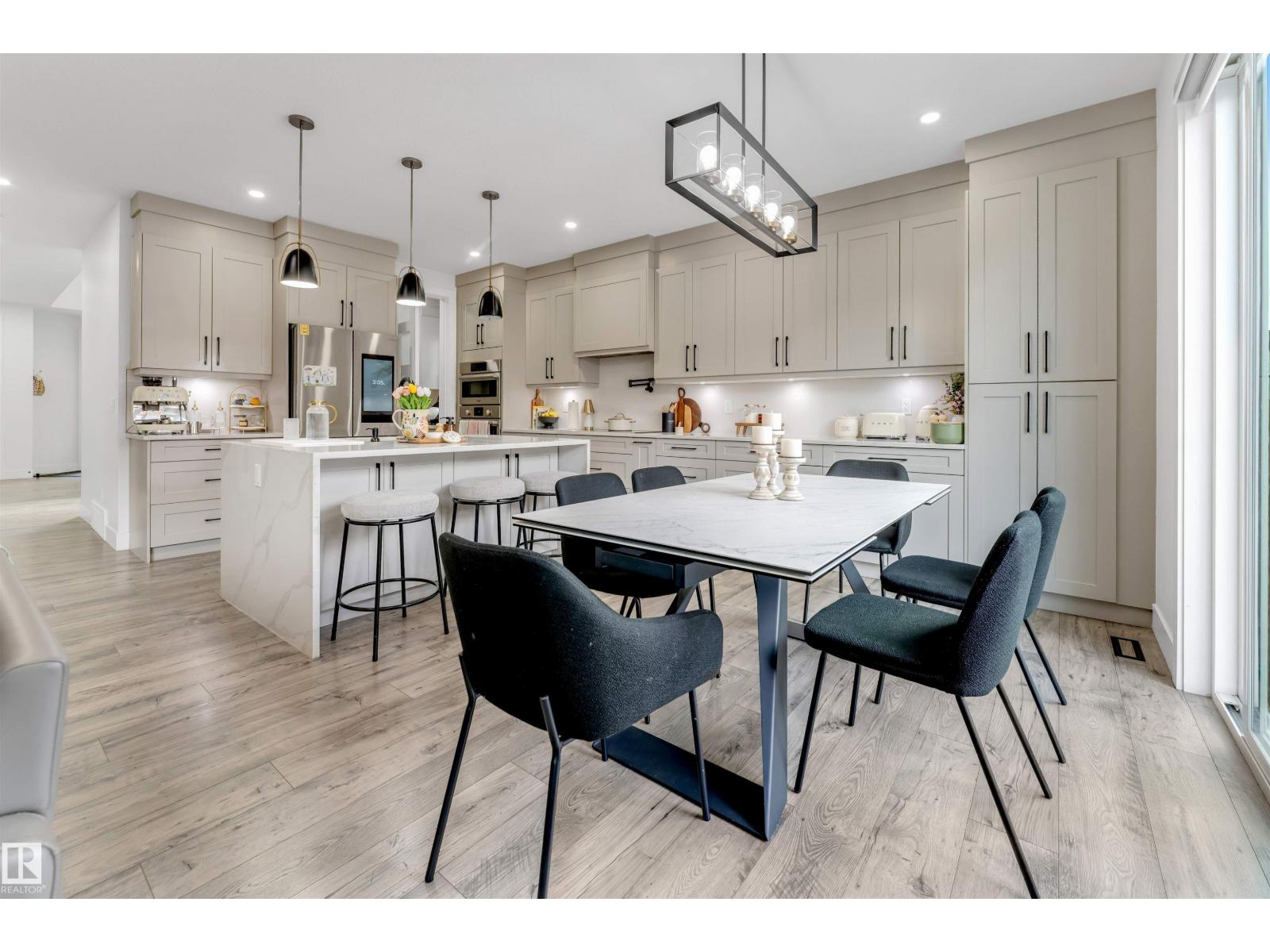 1824 18 Av Nw Property Photo 27
