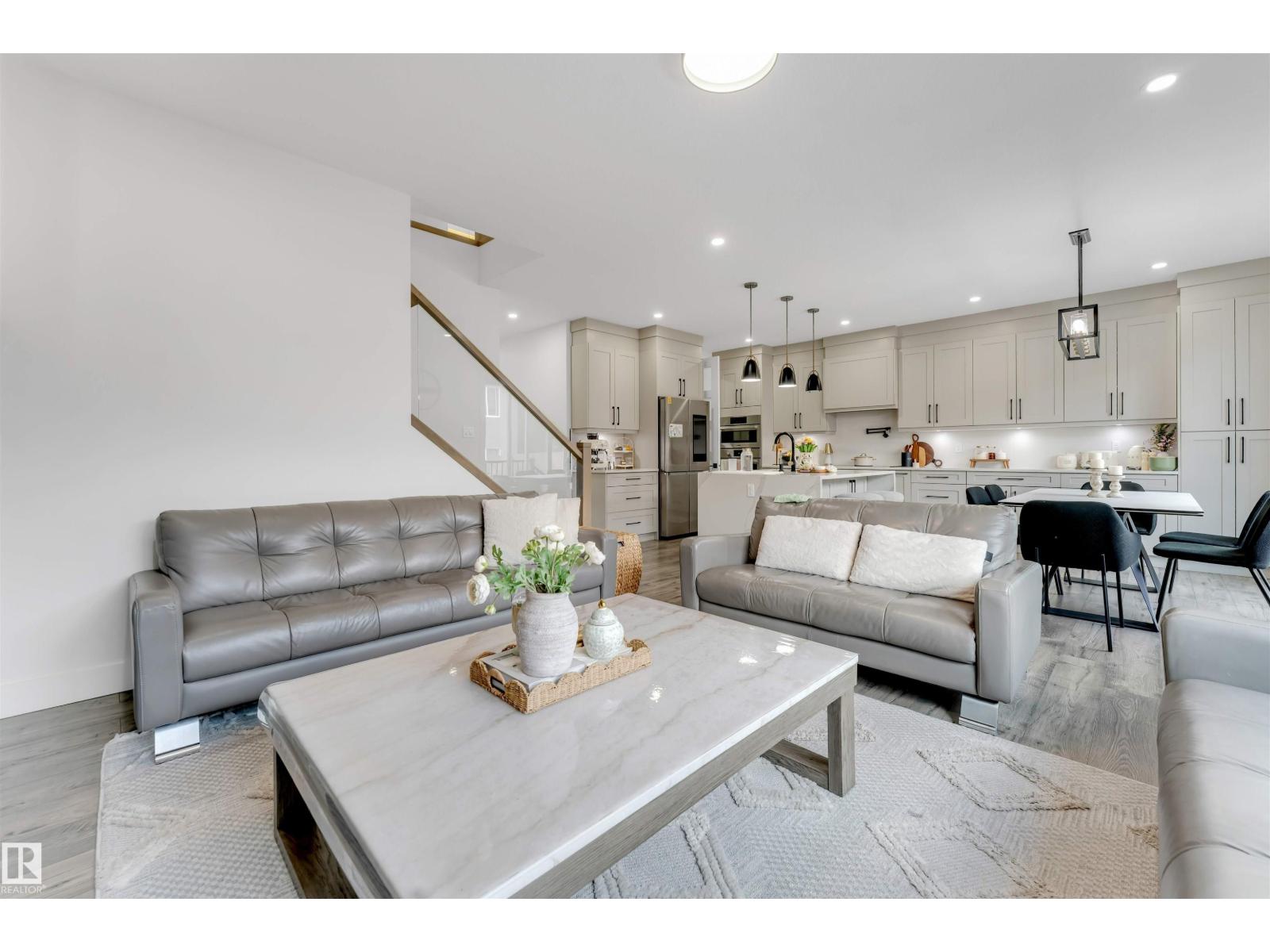 1824 18 Av Nw Property Photo 28
