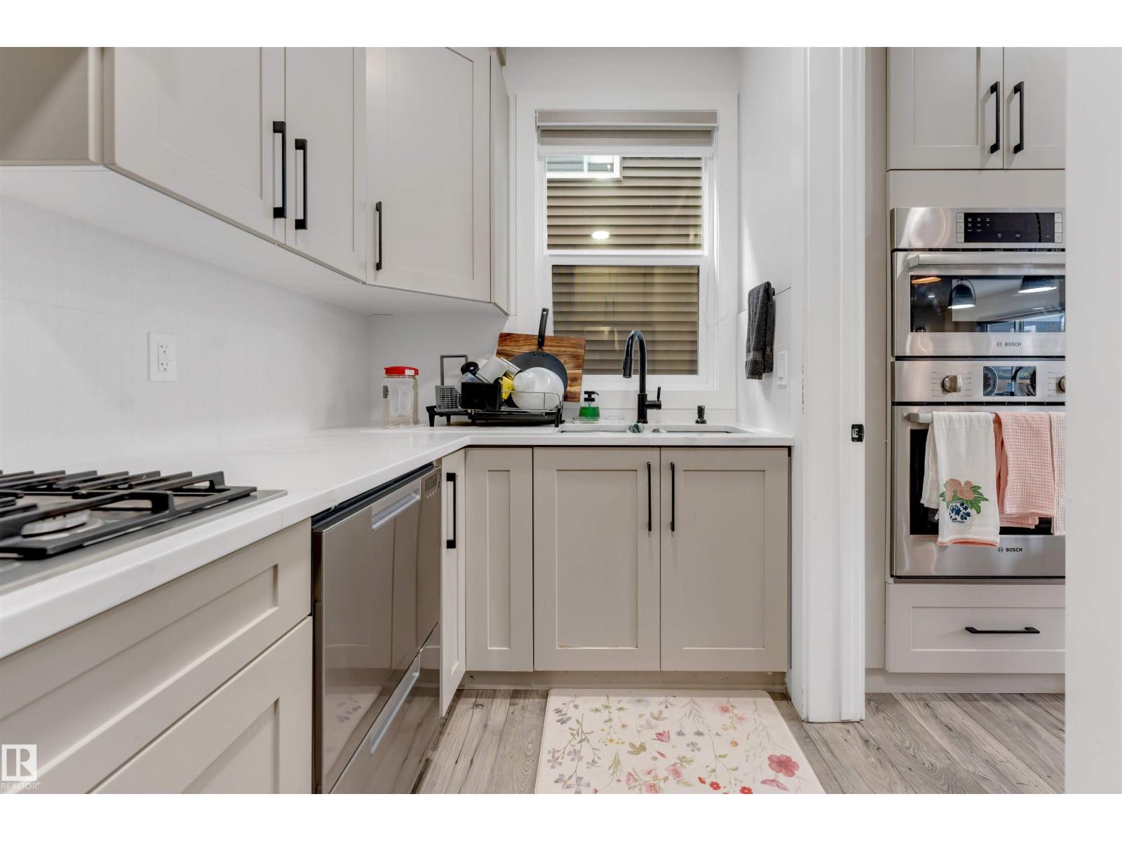 1824 18 Av Nw Property Photo 29