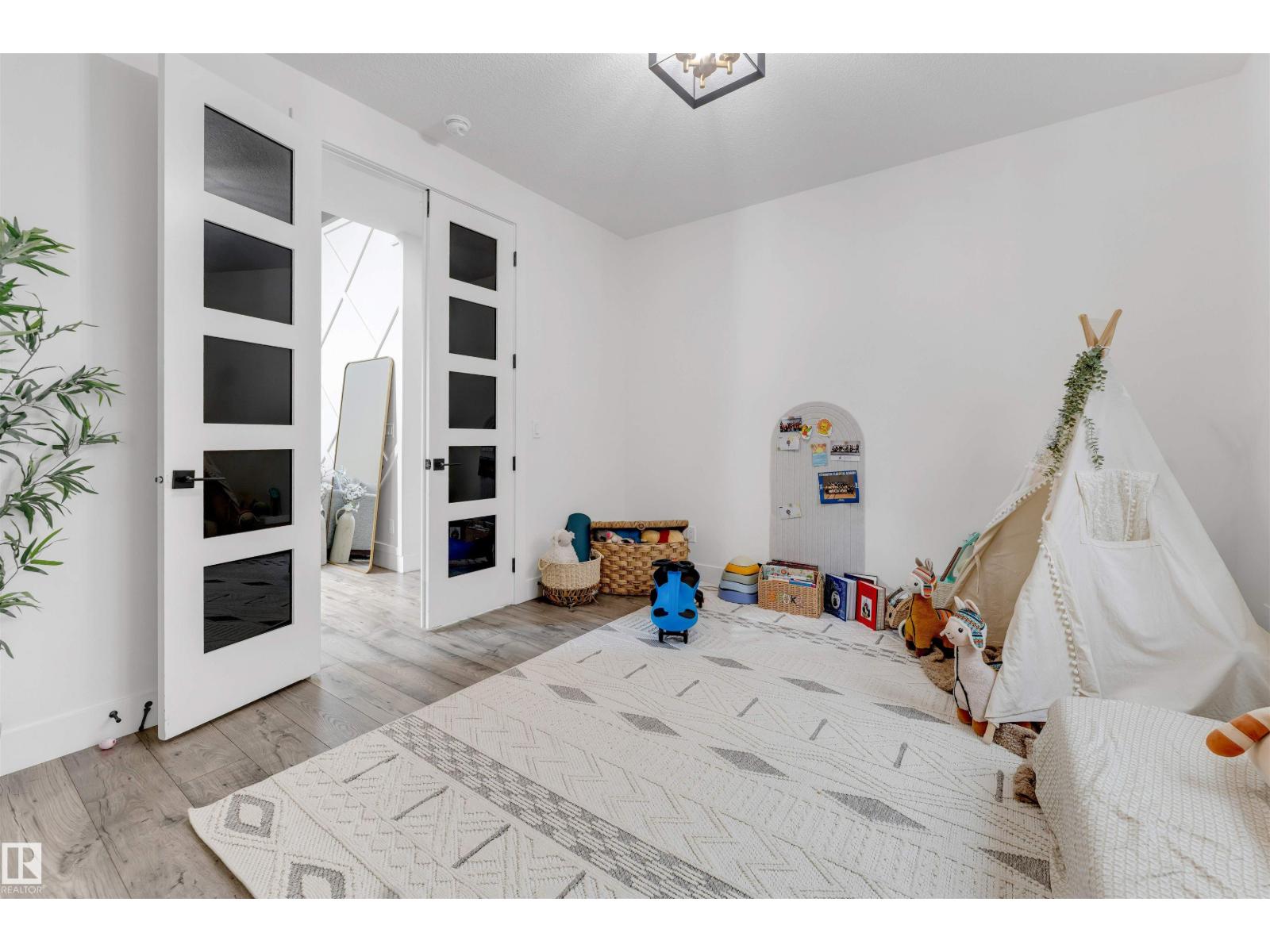 1824 18 Av Nw Property Photo 45