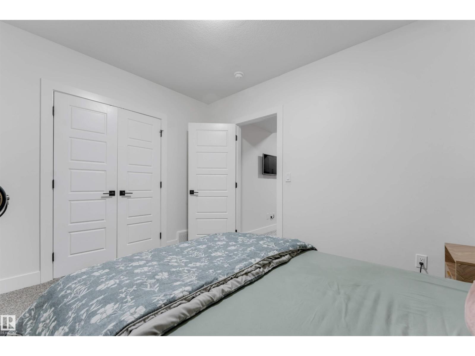 1824 18 Av Nw Property Photo 50
