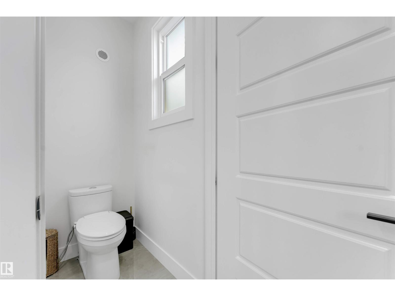 1824 18 Av Nw Property Photo 56