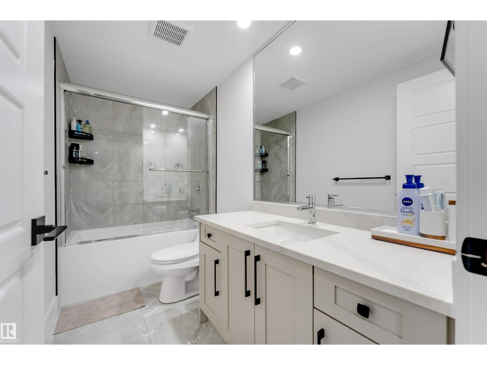 1824 18 Av Nw Property Photo 57