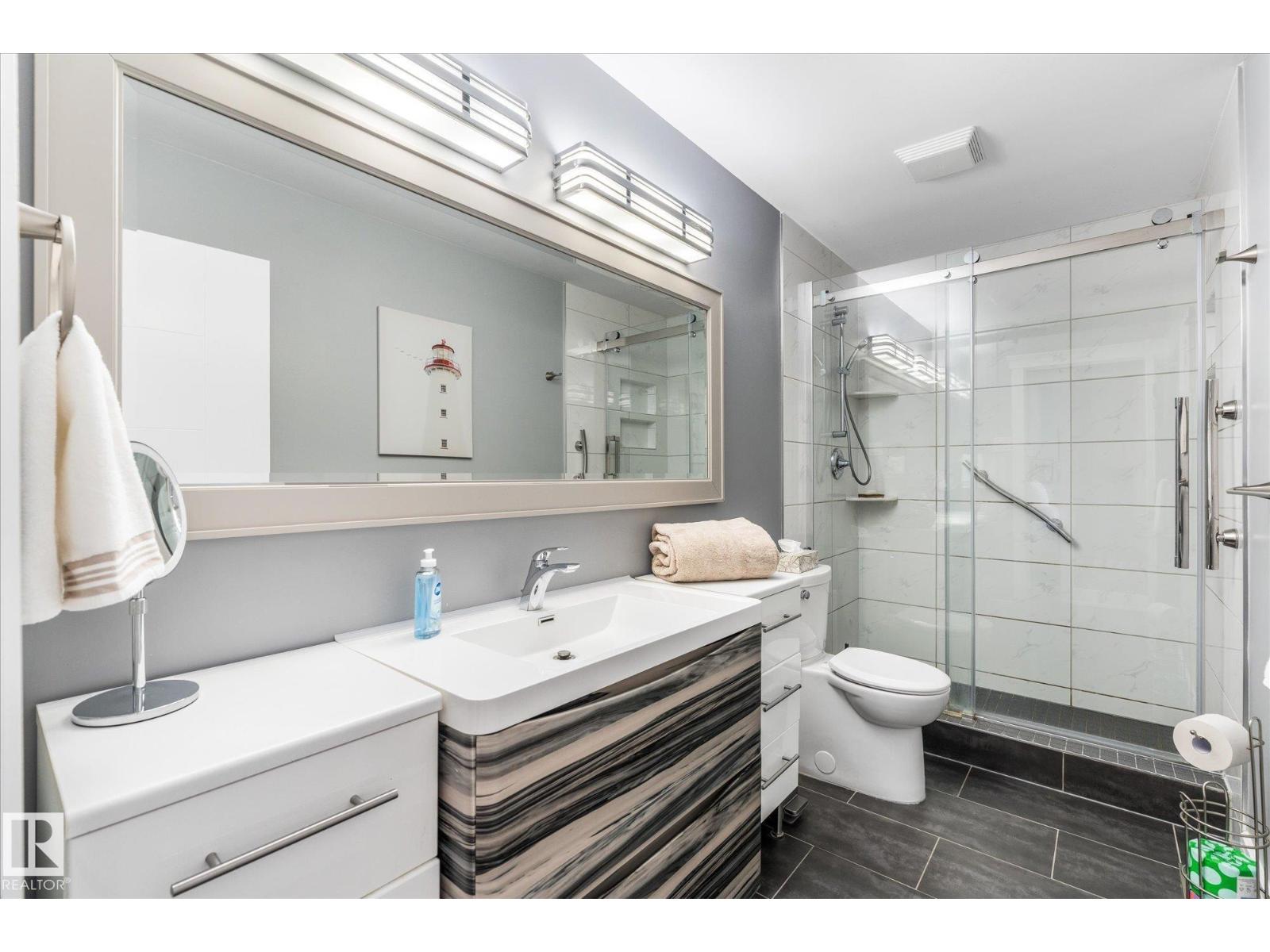 #38 2115 118 St Nw Property Photo 9