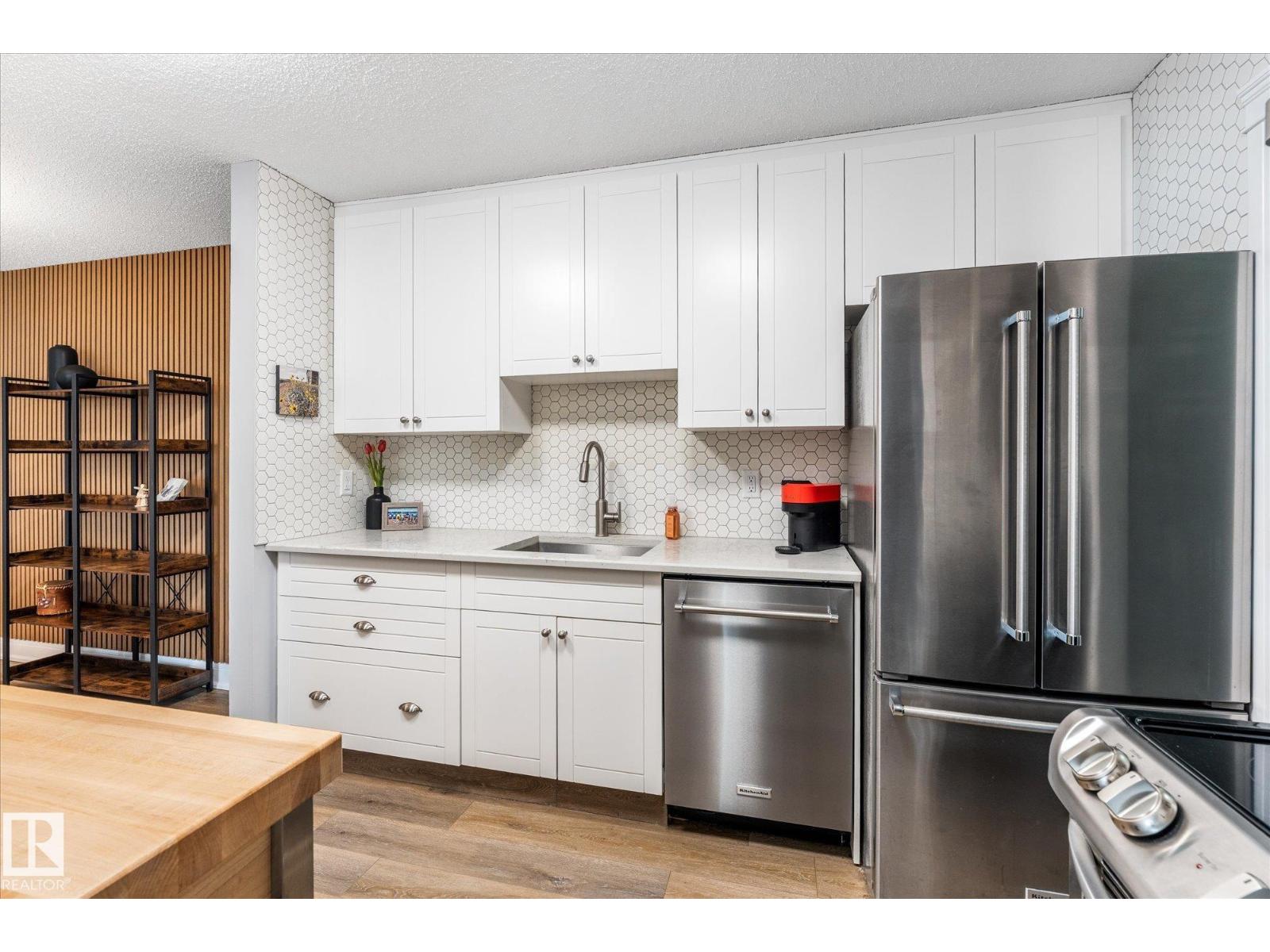 #38 2115 118 St Nw Property Photo 24