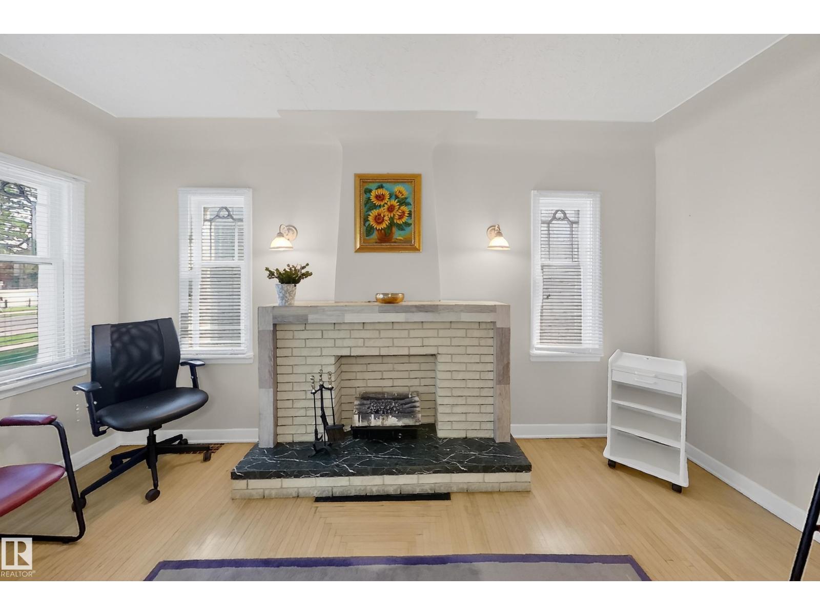 11010 106 St Nw Property Photo 6