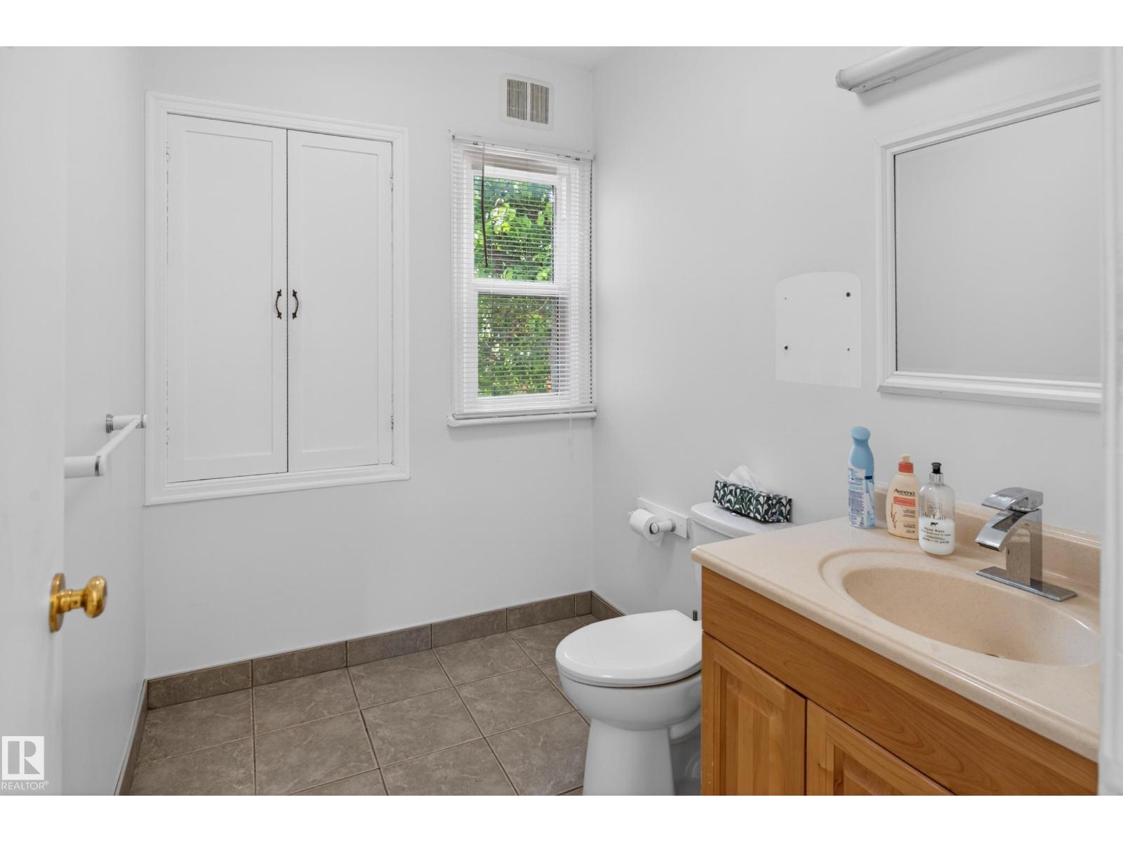 11010 106 St Nw Property Photo 10