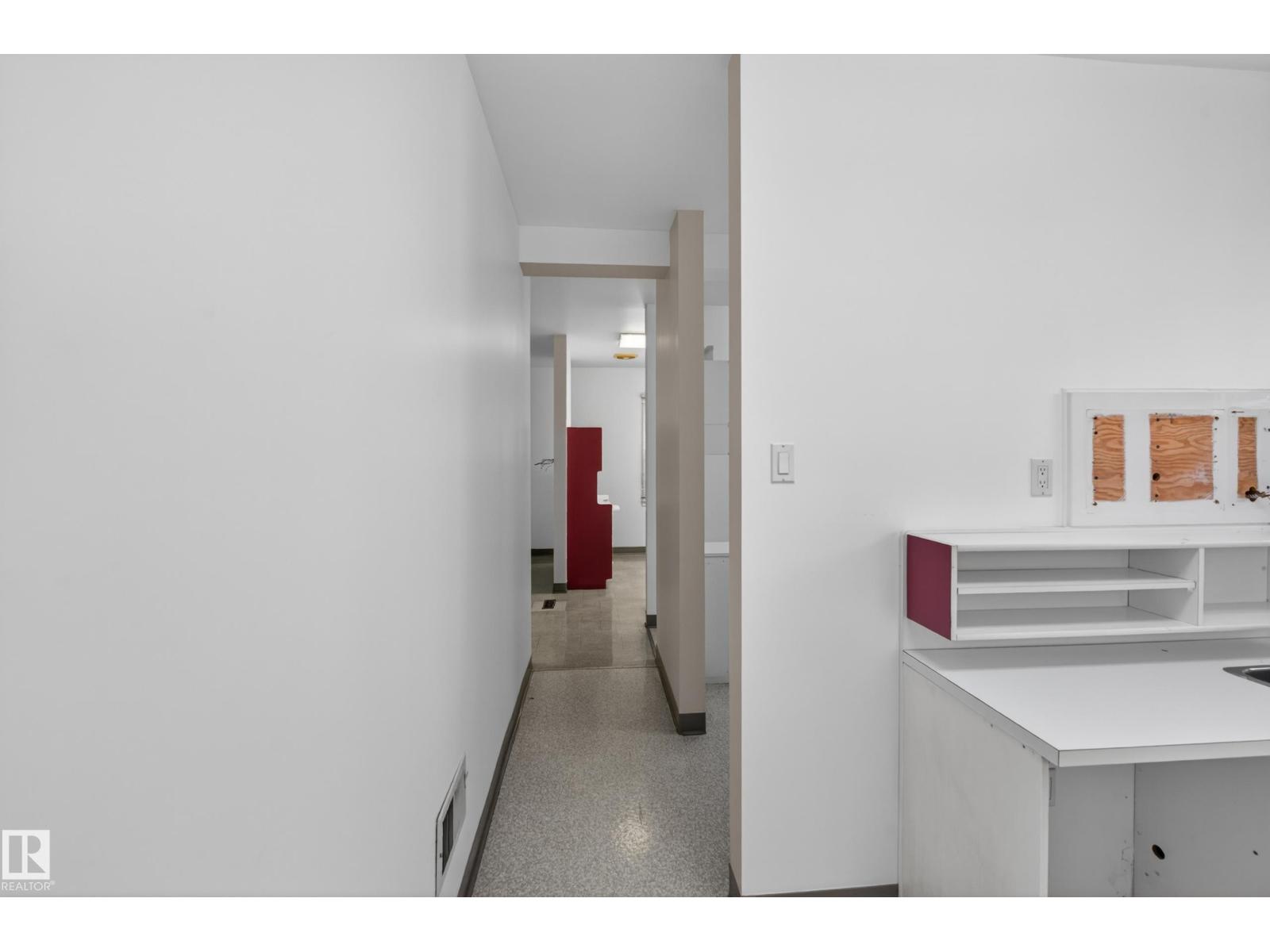 11010 106 St Nw Property Photo 15