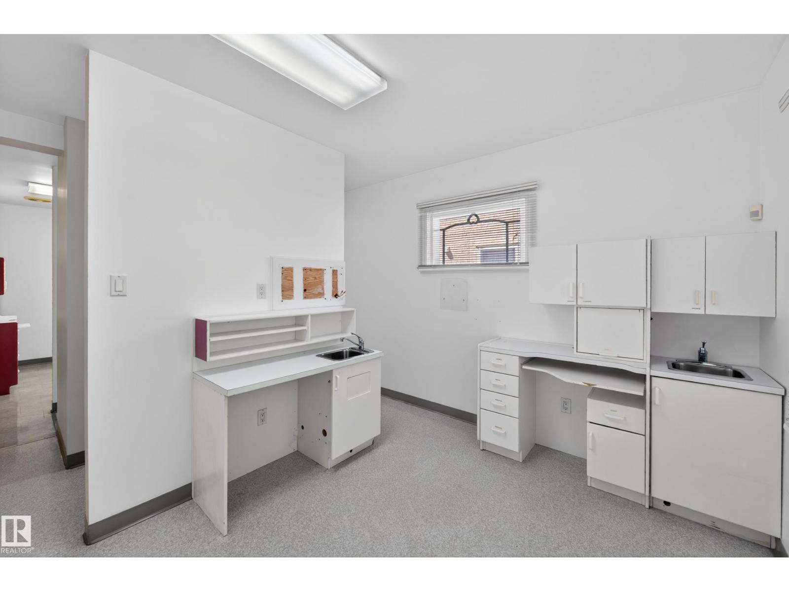 11010 106 St Nw Property Photo 17