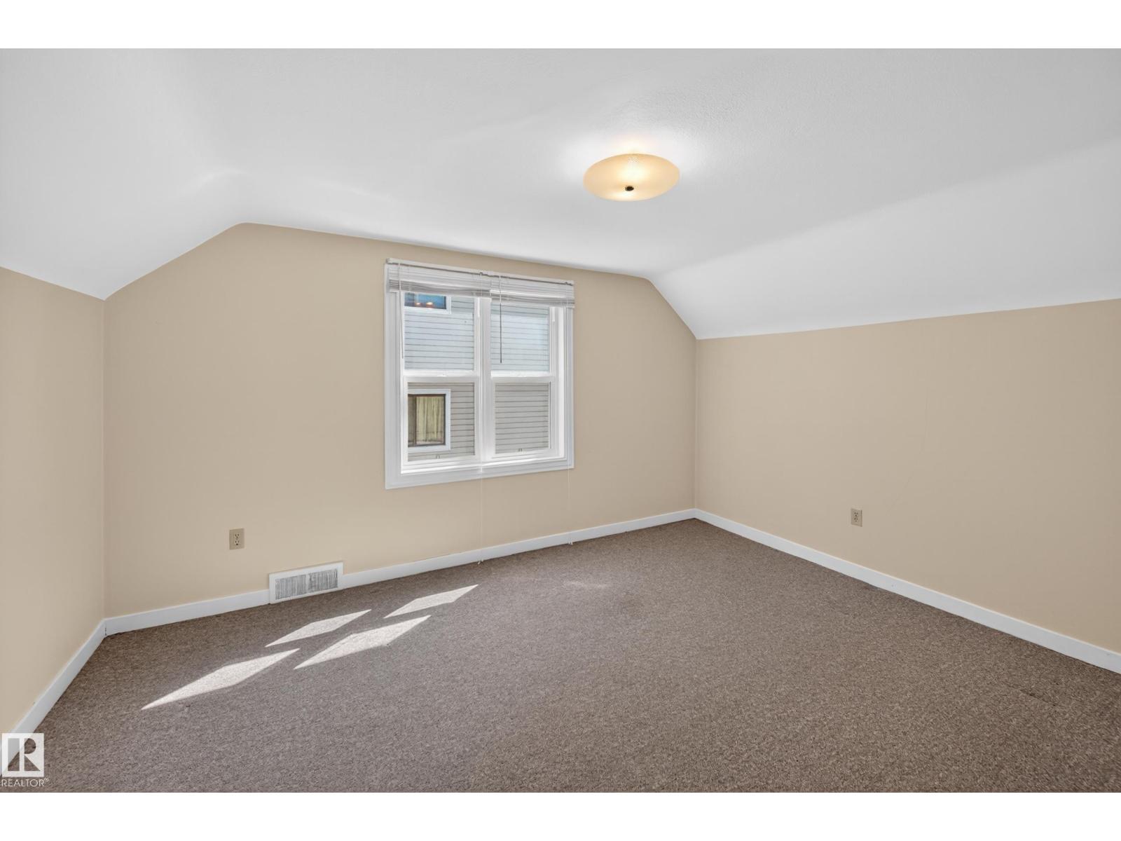 11010 106 St Nw Property Photo 35