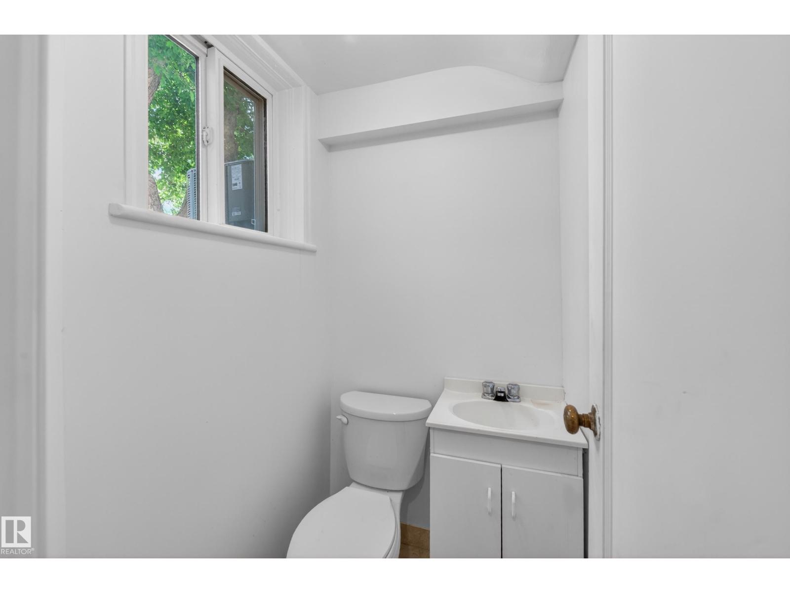 11010 106 St Nw Property Photo 38