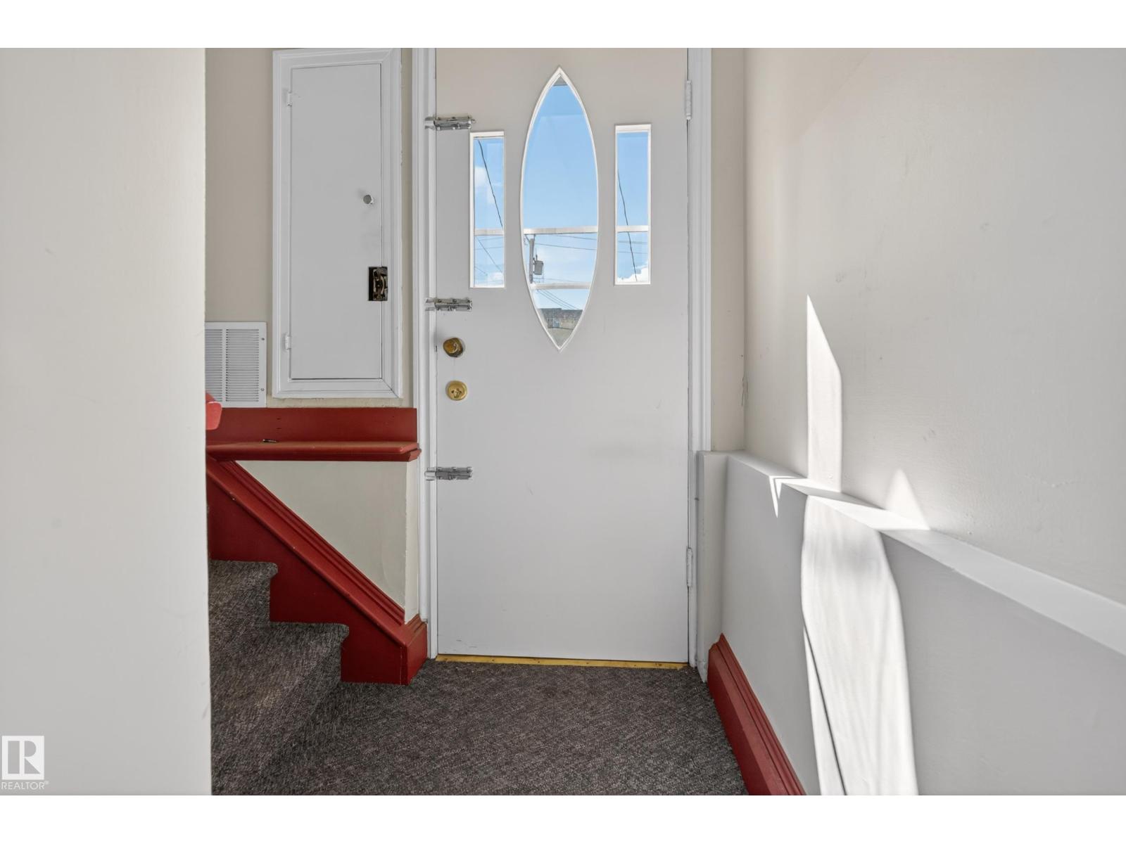 11010 106 St Nw Property Photo 39
