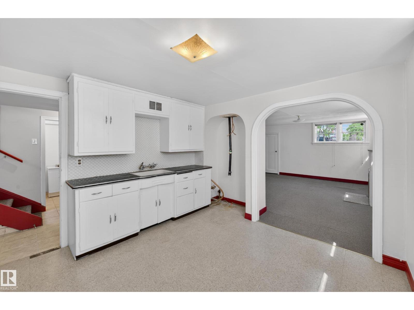 11010 106 St Nw Property Photo 42