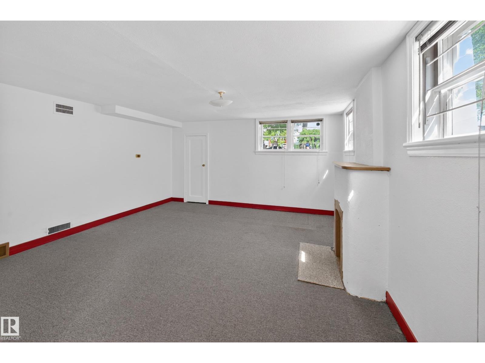 11010 106 St Nw Property Photo 44