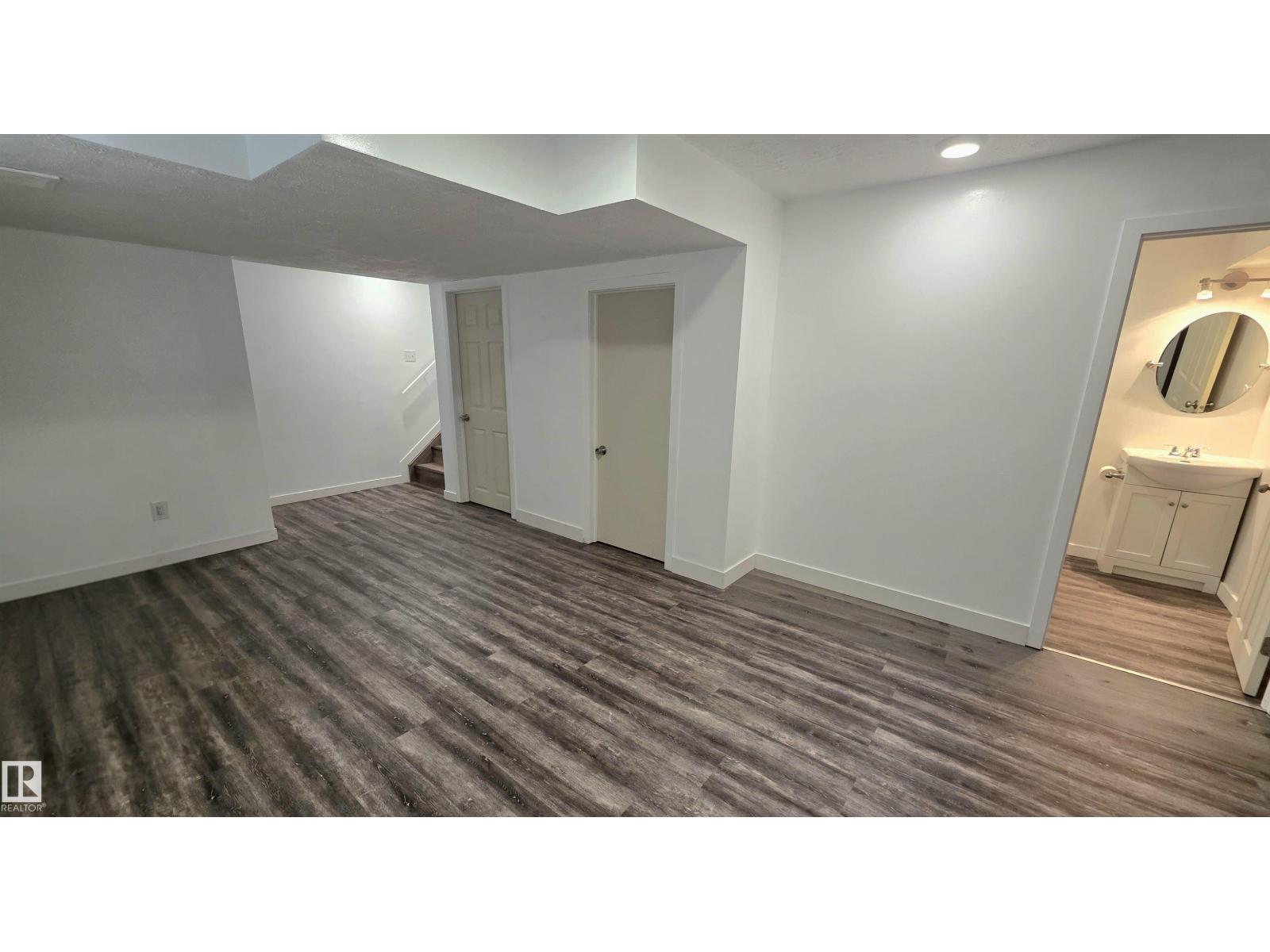 803 Secord Bv Nw Property Photo 29