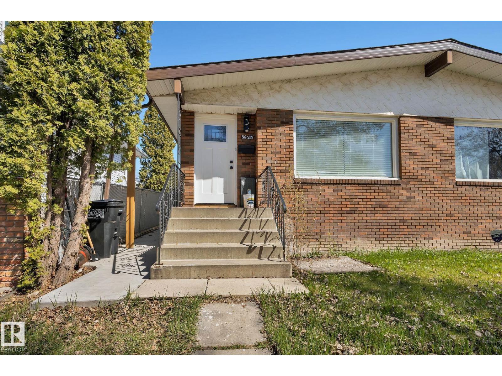 8823-8825 95 St Nw Property Photo 2