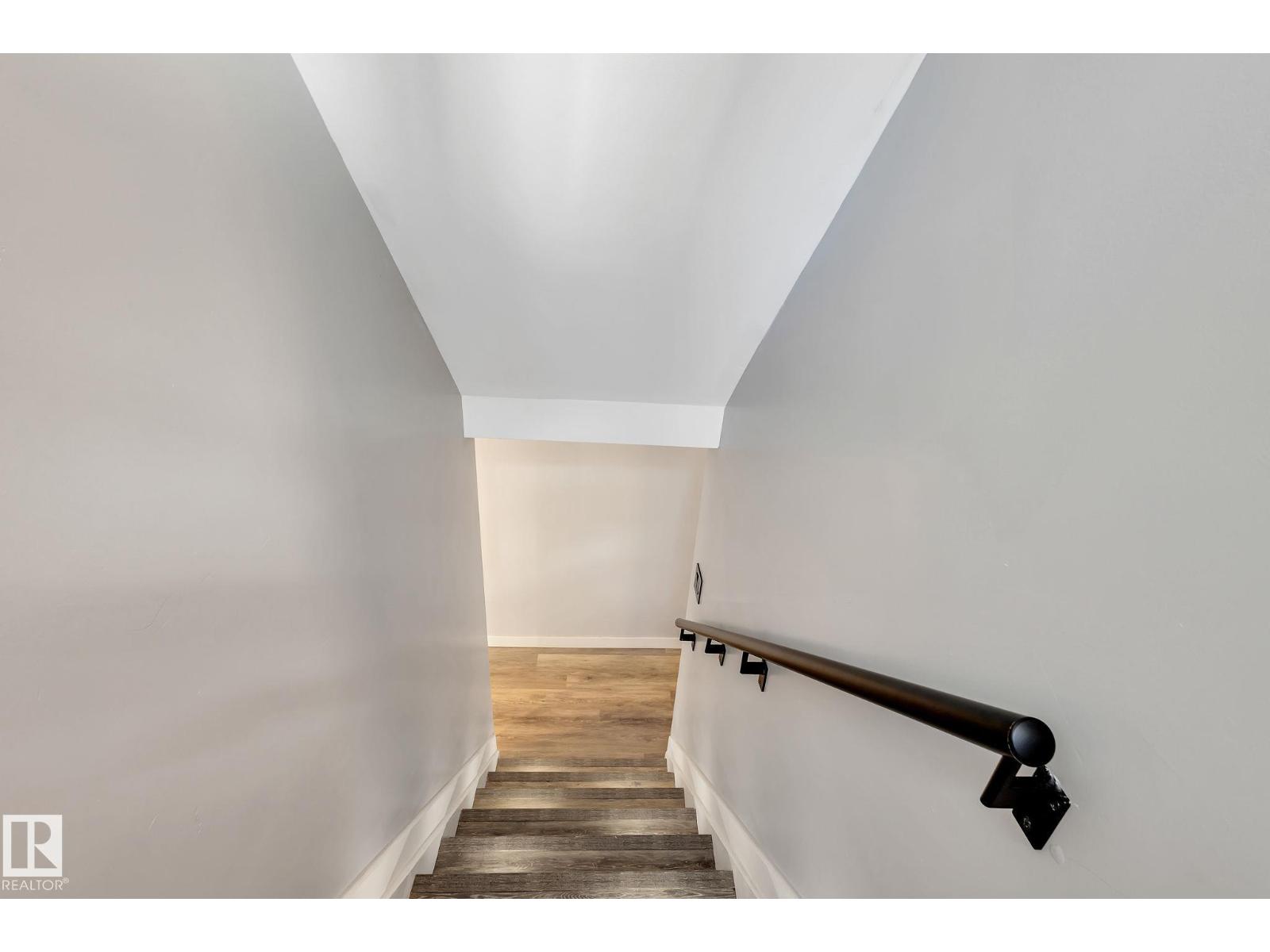 8823-8825 95 St Nw Property Photo 3