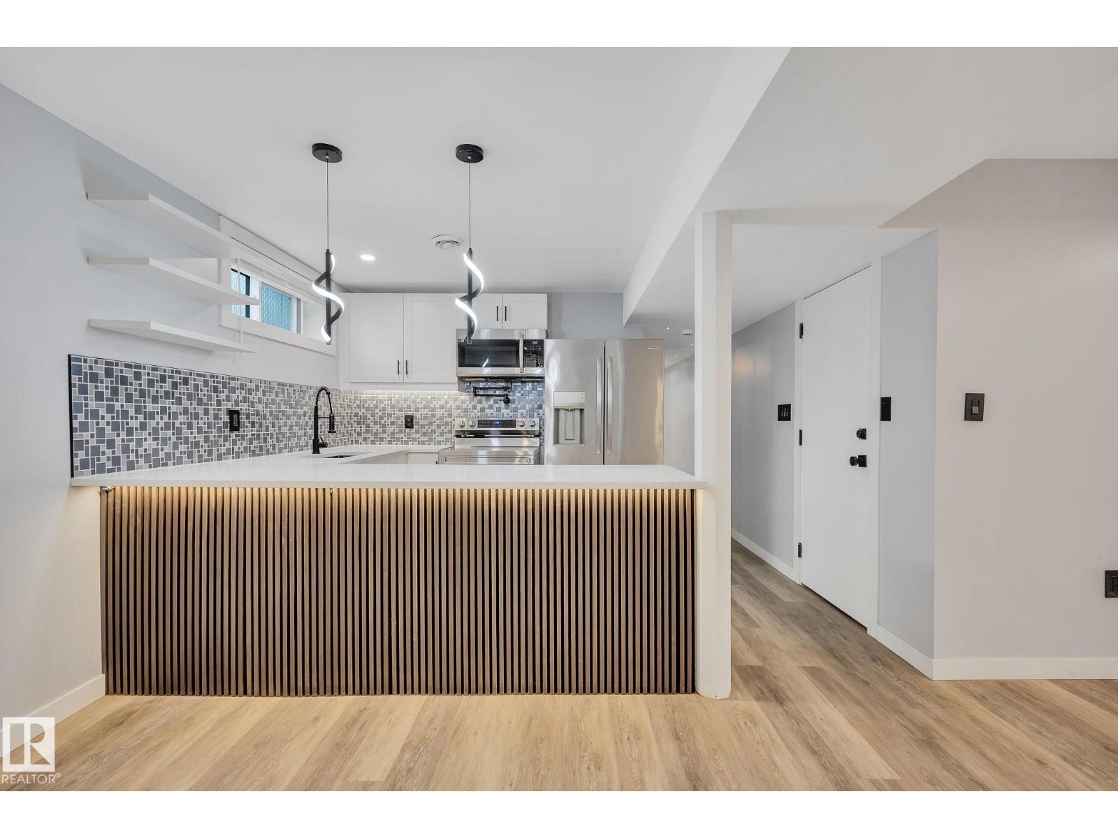 8823-8825 95 St Nw Property Photo 12