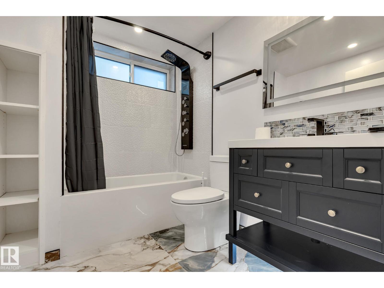 8823-8825 95 St Nw Property Photo 15
