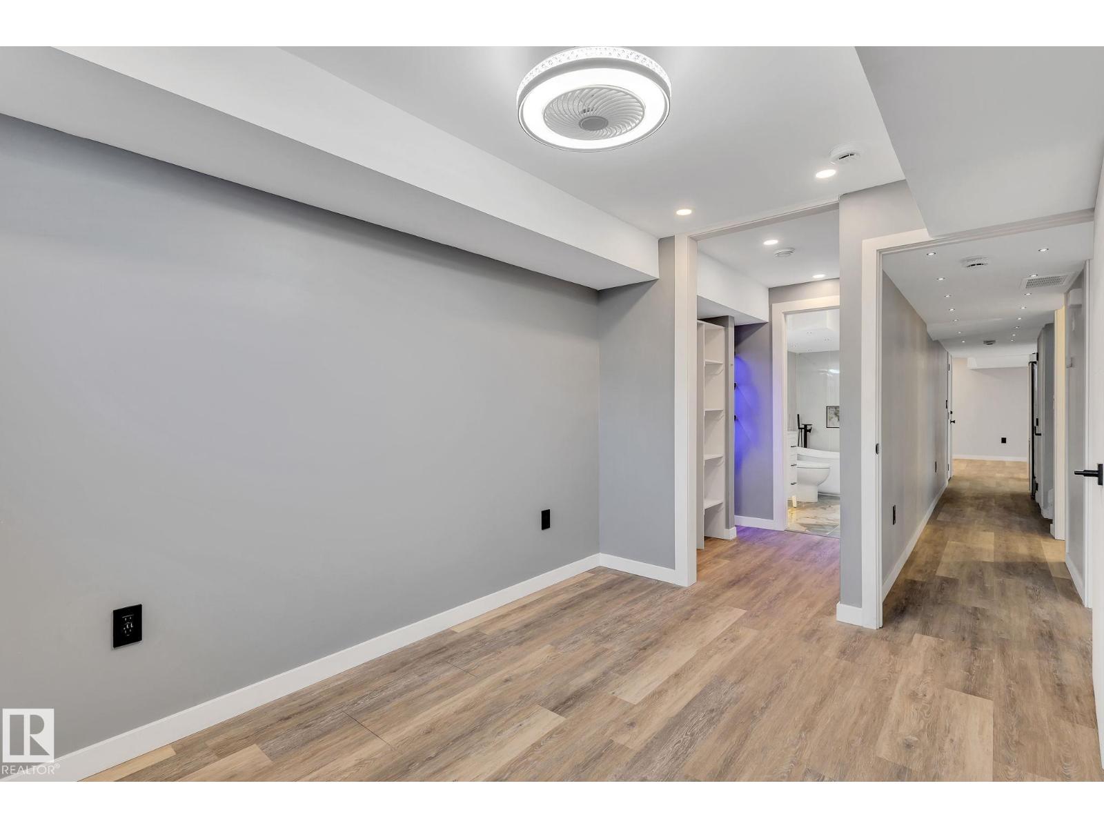 8823-8825 95 St Nw Property Photo 23