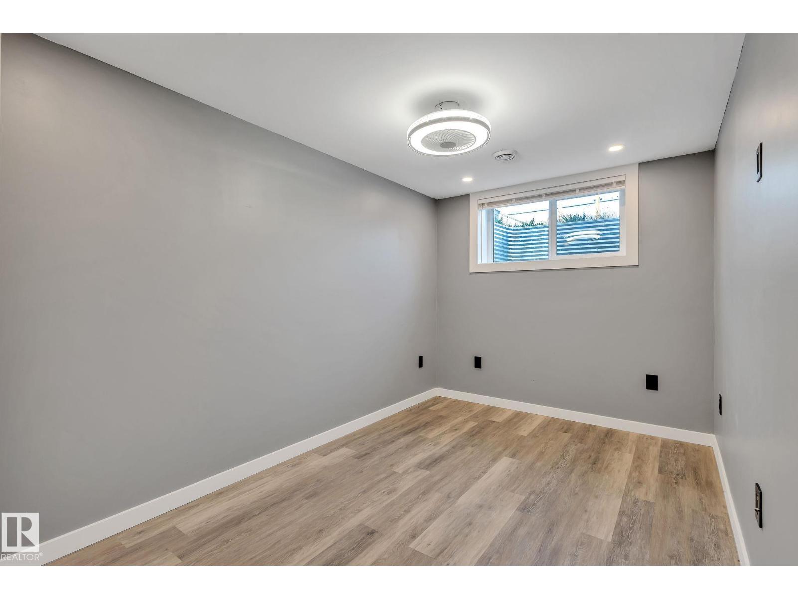 8823-8825 95 St Nw Property Photo 26