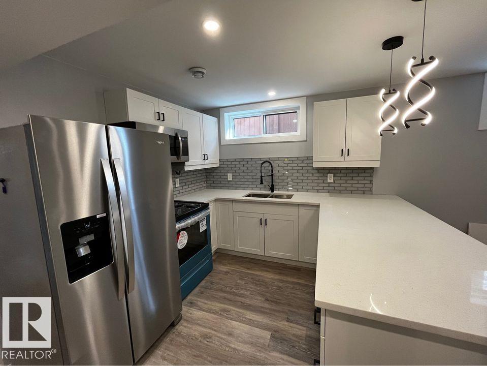 8823-8825 95 St Nw Property Photo 33