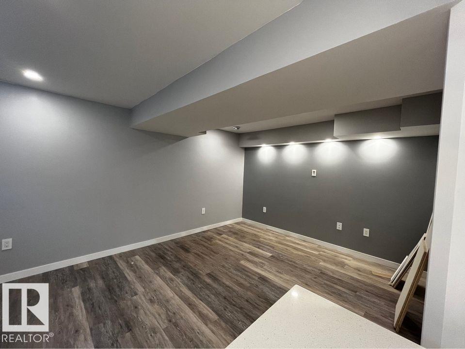 8823-8825 95 St Nw Property Photo 35