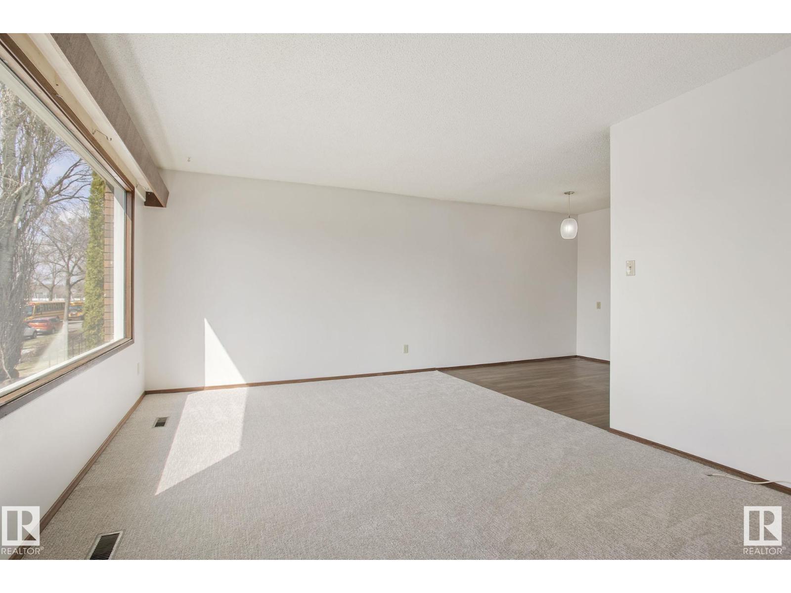 8823-8825 95 St Nw Property Photo 56
