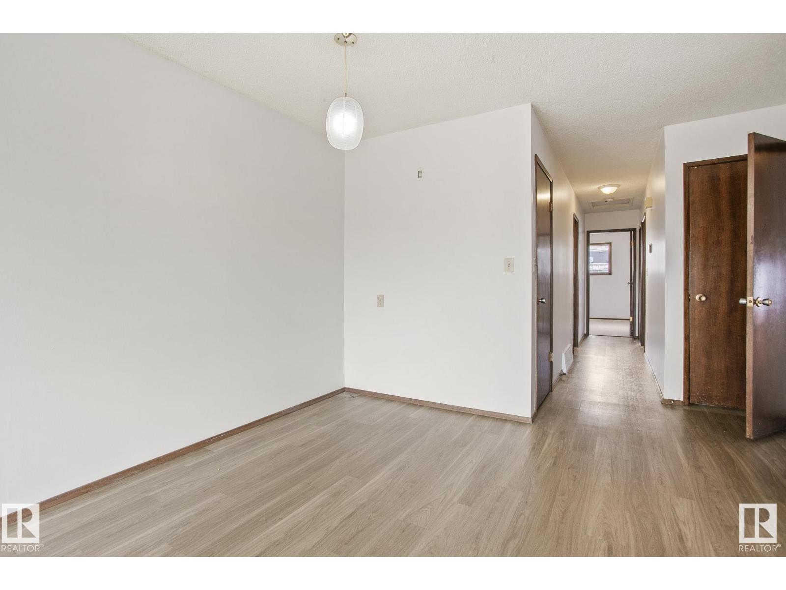 8823-8825 95 St Nw Property Photo 57