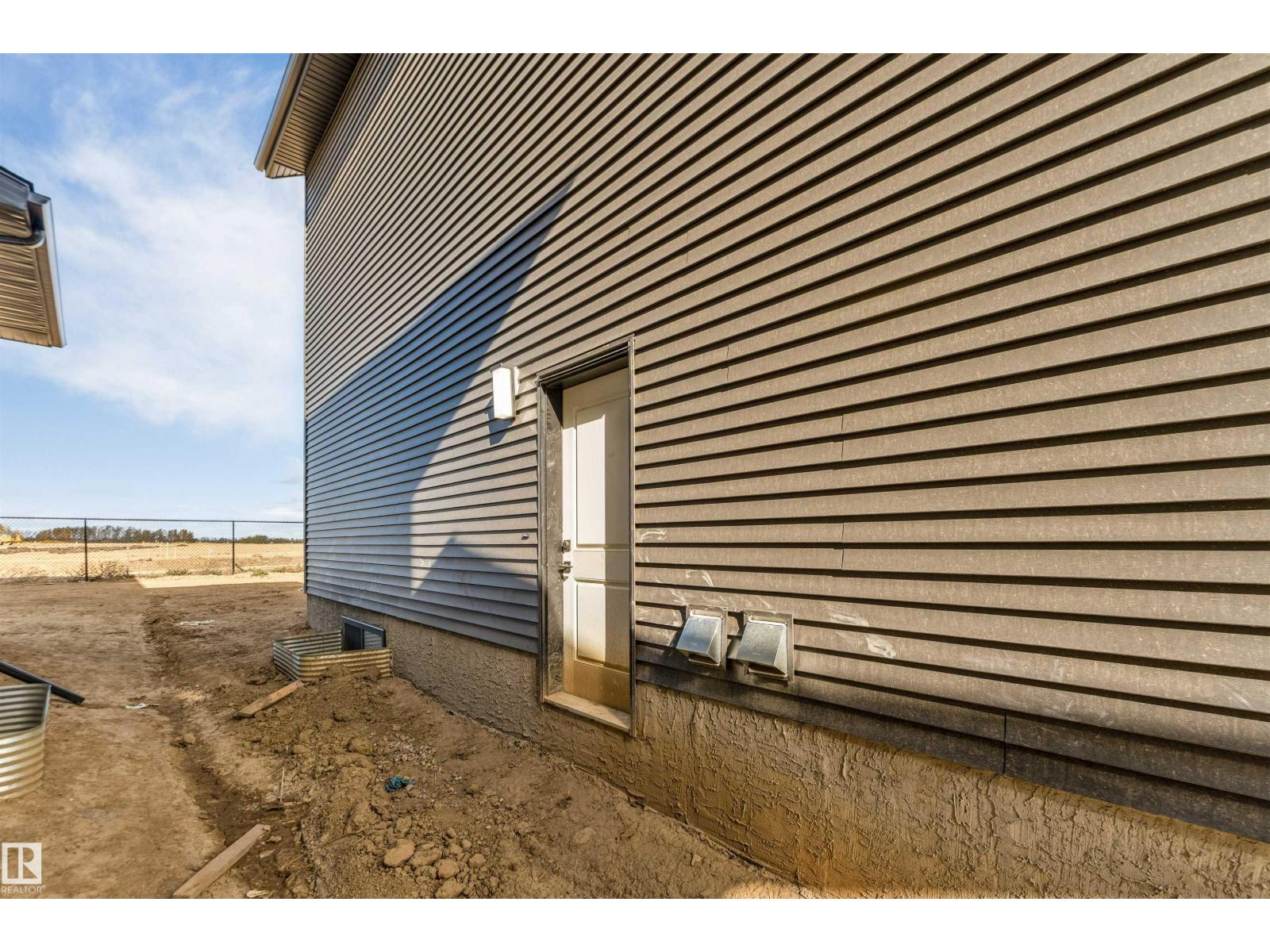13136 187 Av Nw Property Photo 4