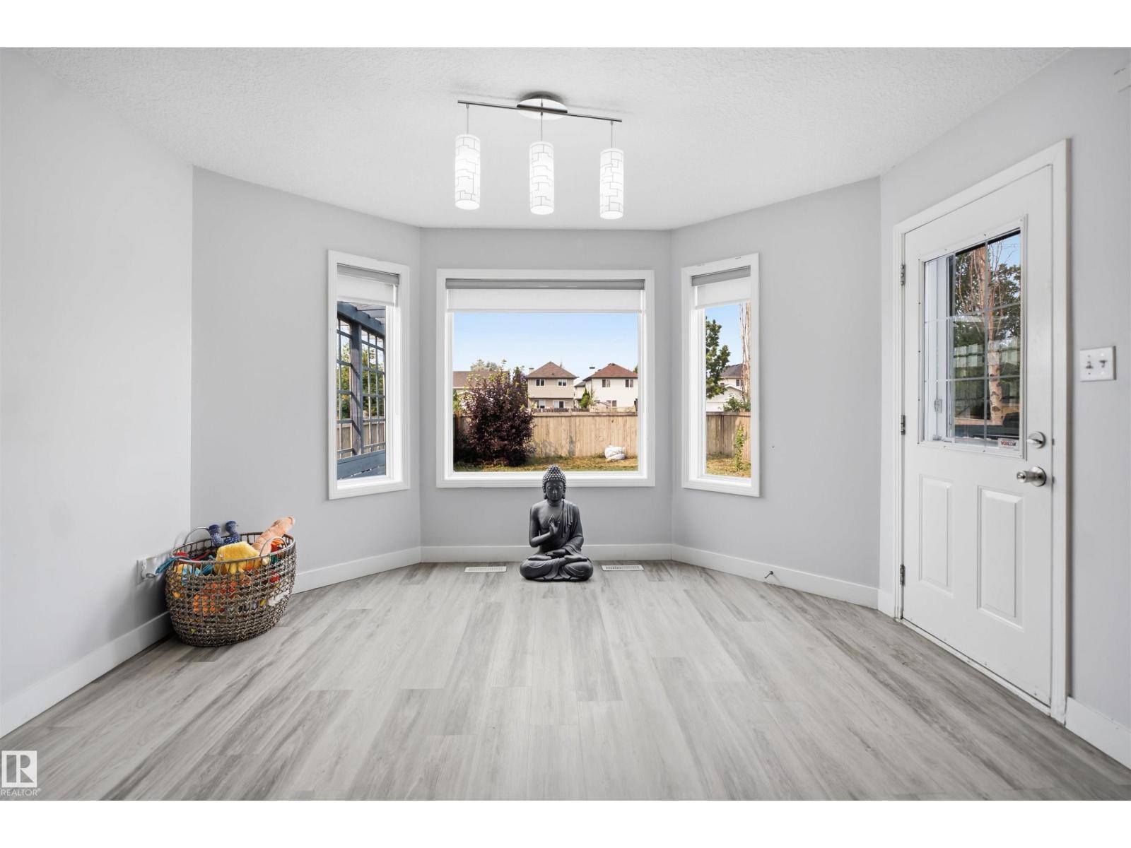 714 87 Street Sw Property Photo 16