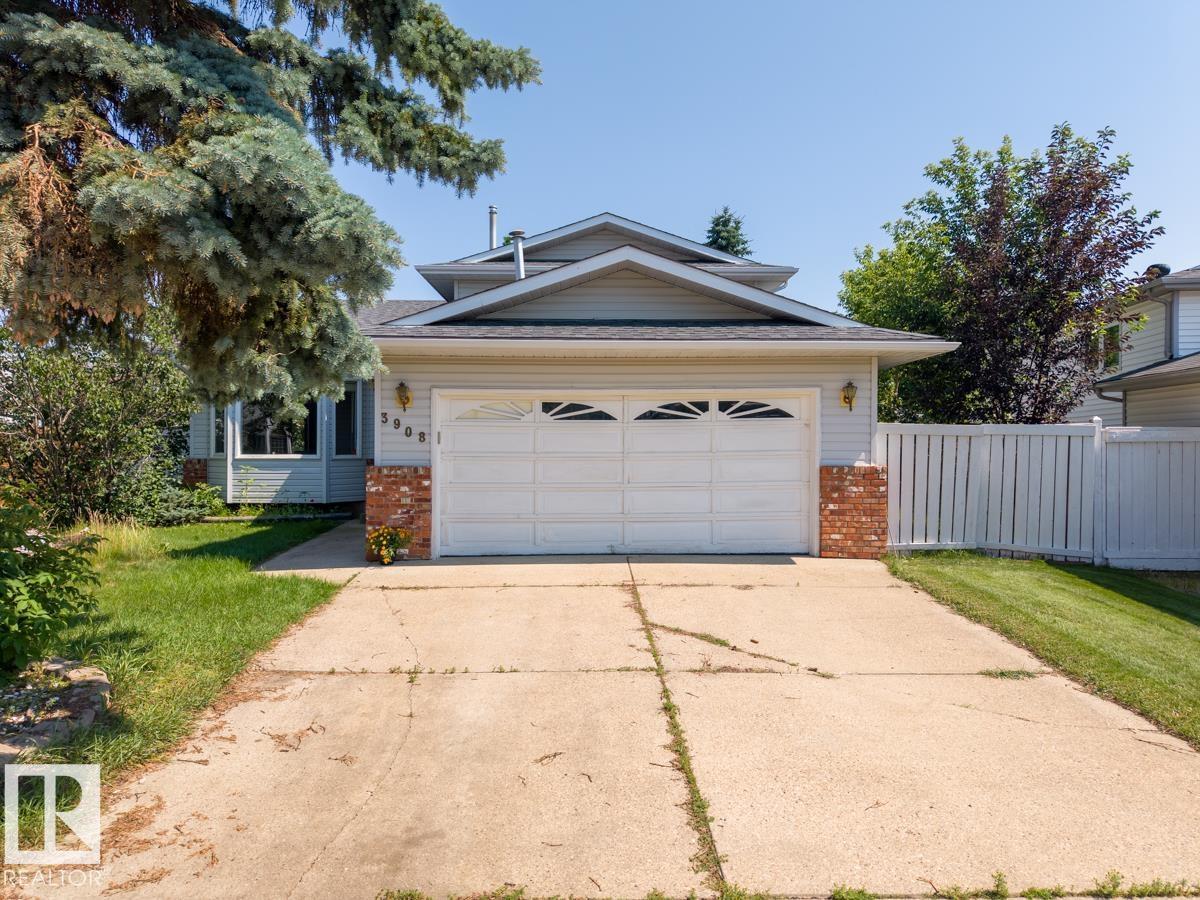 3908 28 Av Nw Property Photo 2