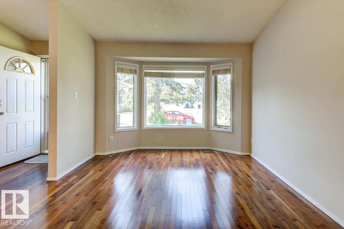 3908 28 Av Nw Property Photo 8
