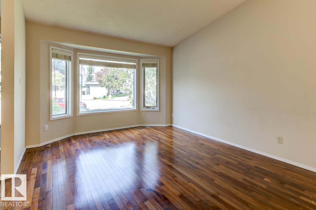 3908 28 Av Nw Property Photo 9